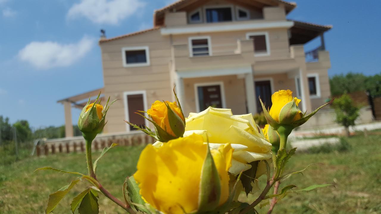 Villa Luna กาลามากี ภายนอก รูปภาพ